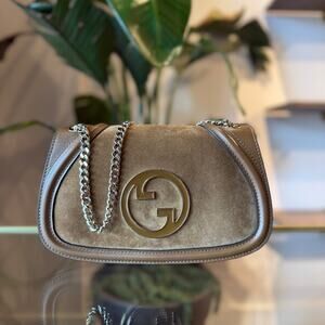 GUCCI Blondie Suede Medium Shoulder Bag
